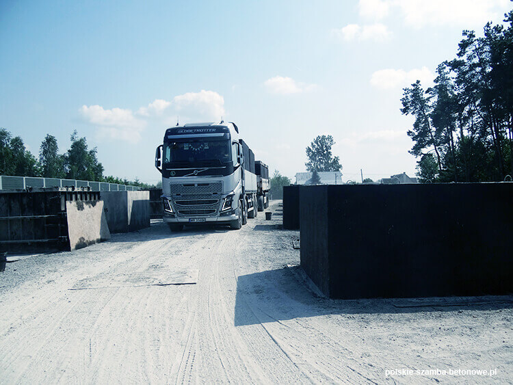 Transport szamb betonowych  w Elblągu